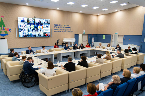 Совет Федерации провел заседание в реабилитационном центре «Кораблик»