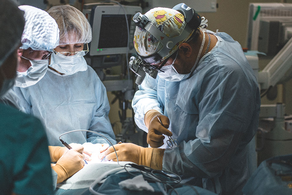 Уникальная хирургическая операция — реиннервация гортани. Фоторепортаж.