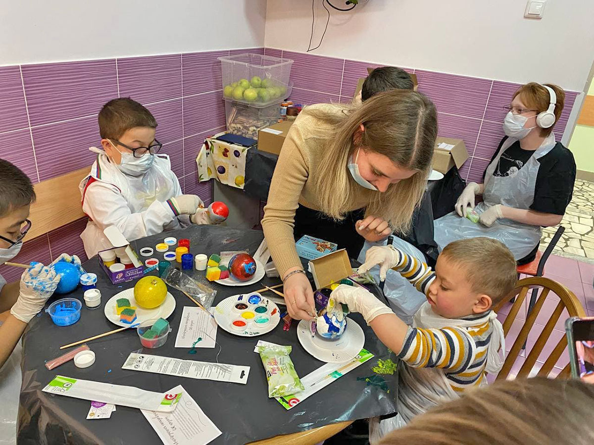 Волонтёры РНИМУ провели мастер-класс для детей в РДКБ
