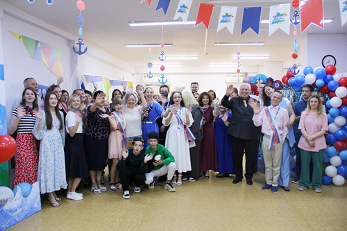 РДКБ подхватила эстафету выпускных вечеров в госпитальной школе «УчимЗнаем»