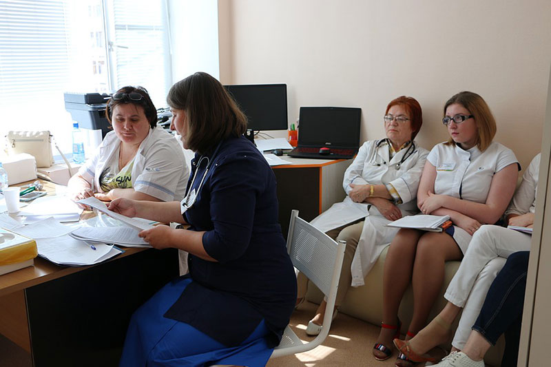 Ведущие врачи Российской детской клинической больницы Минздрава России в рамках проекта «Территория здоровья» провели обследование детей со сложными диагнозами